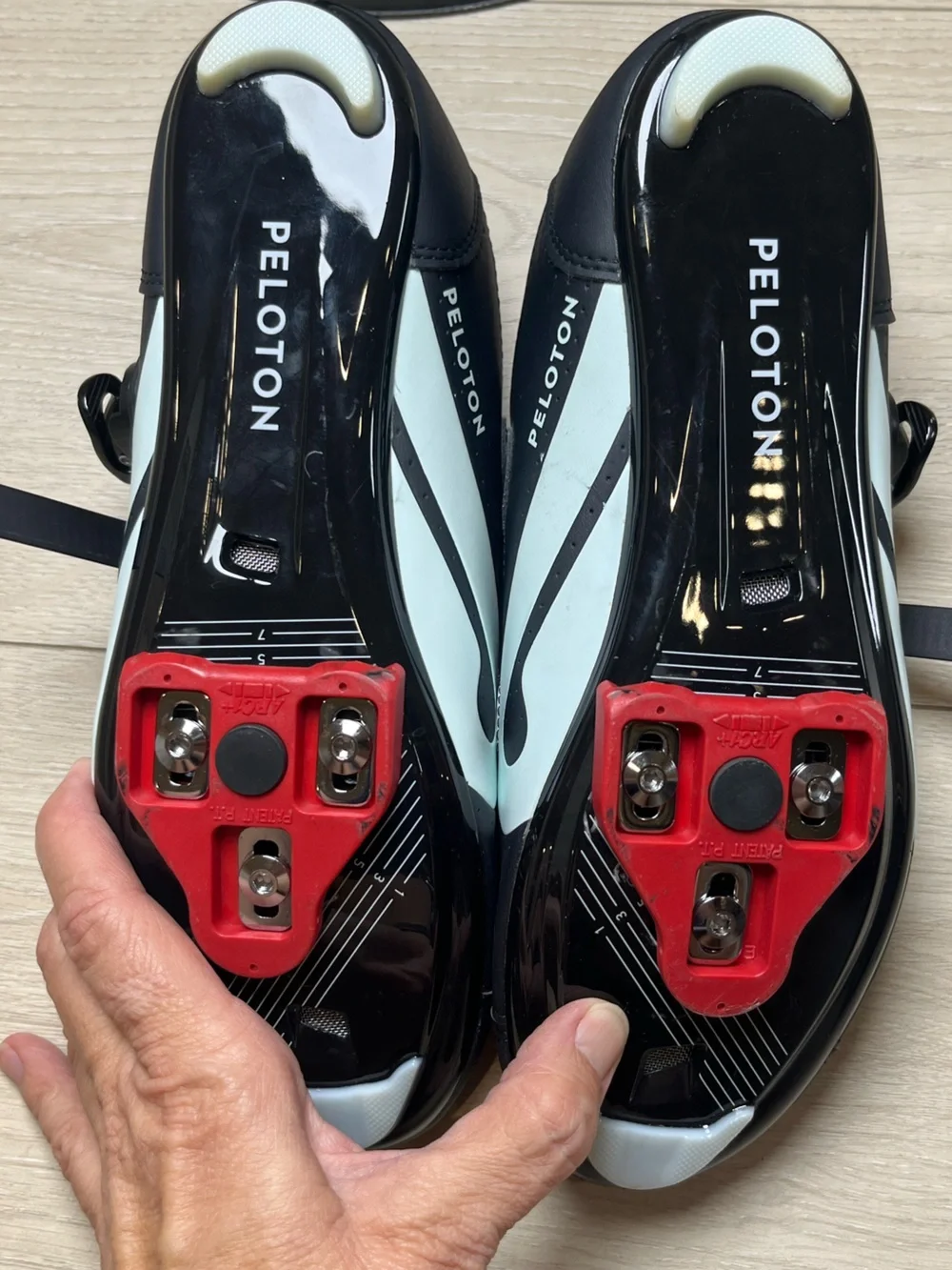 Peloton Men’s Black and Red Cycling Shoes - Velcro Closure size 43 EUC